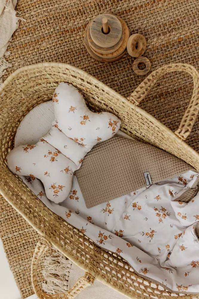 posciel do wózka little brown flowers wafel orzechowy.webp