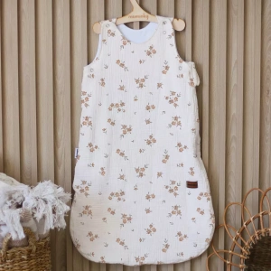 Mušelínový spací pytel pro miminka 0-18 měsíců | Little Brown Flowers